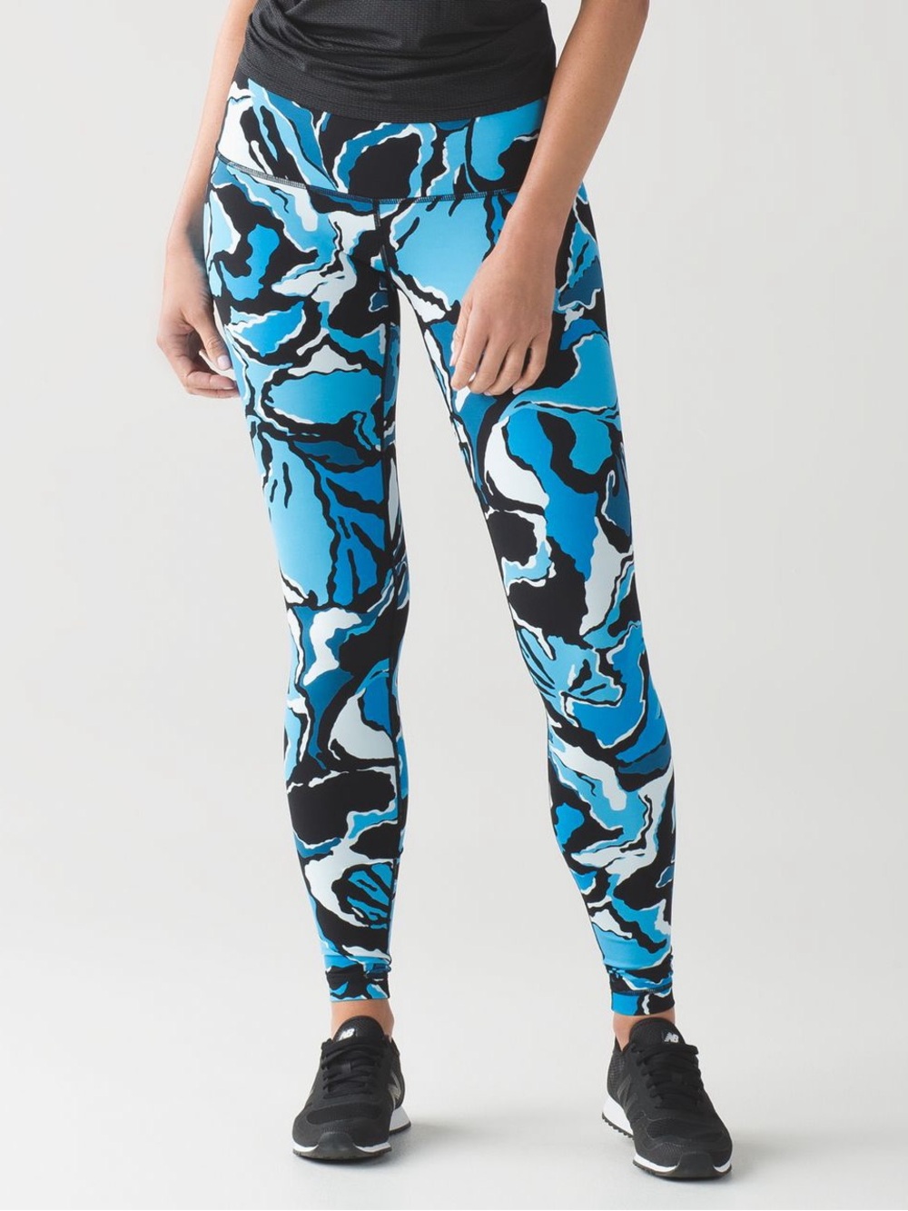 Lululemon Wunder Under size 8